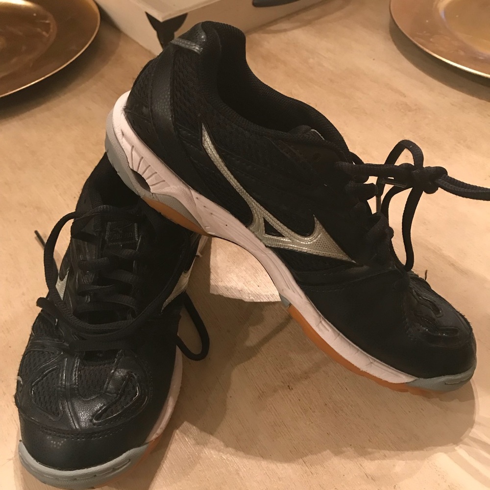 Mizuno Wave Hurricane 2 Volleyball Shoes